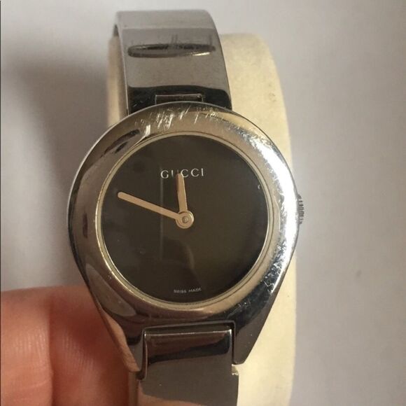 GUCCI Women’s Vintage 6700L Stainless Steel Buckle Watch Silver Black main image 4